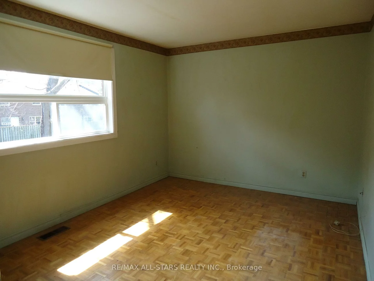 61, Eden Park, Southgate, Brampton