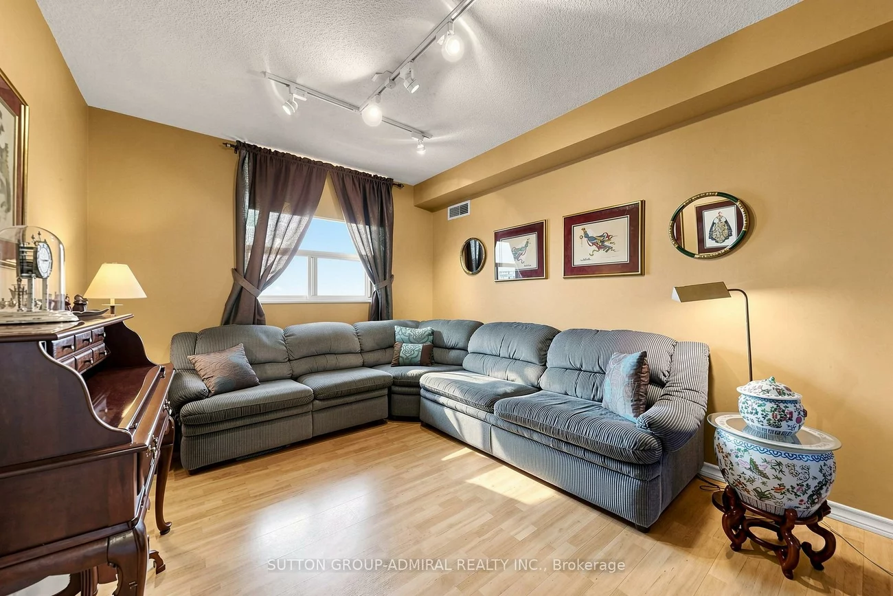 3, Lisa, Queen Street Corridor, Brampton