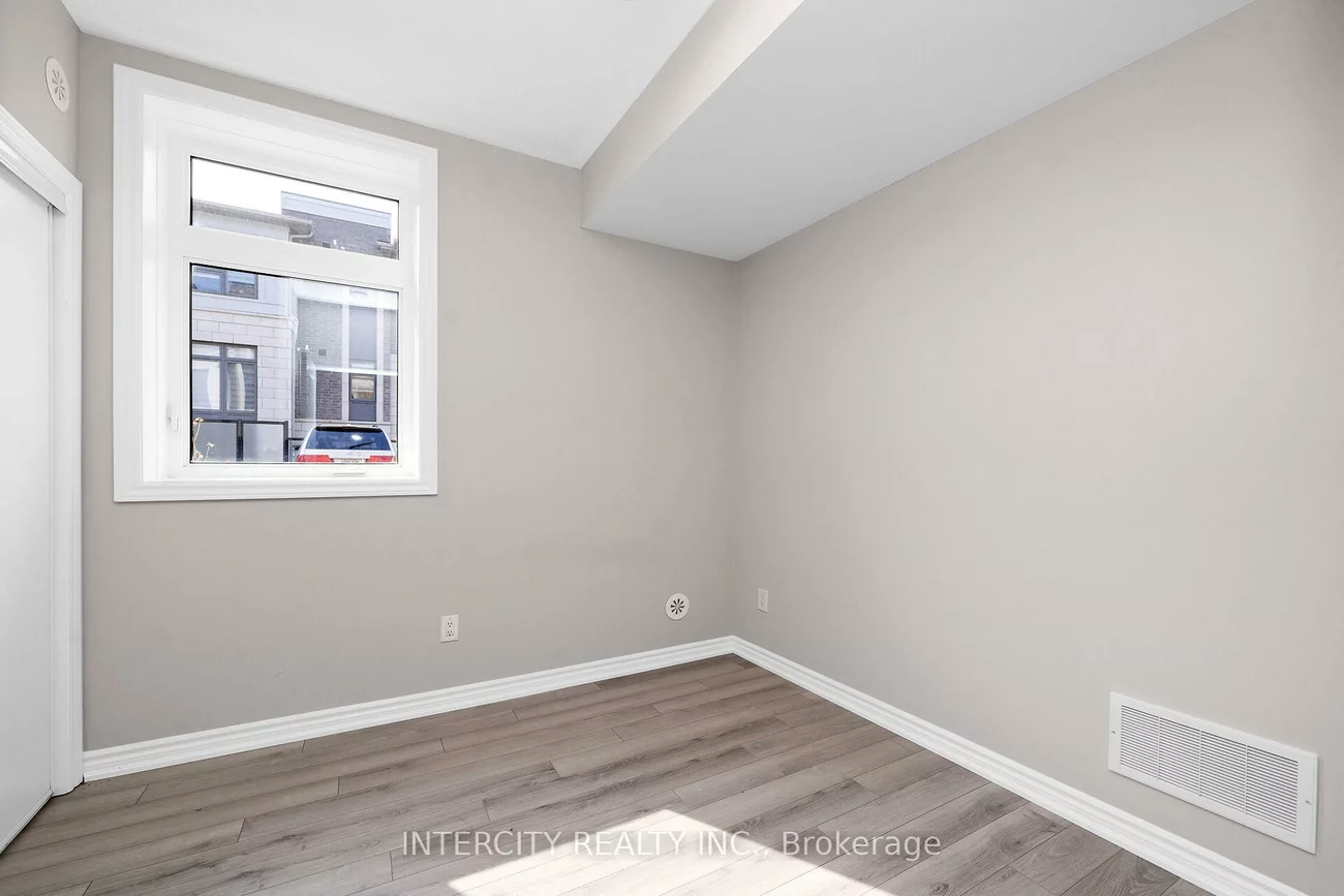 60, Halliford, Brampton East, Brampton