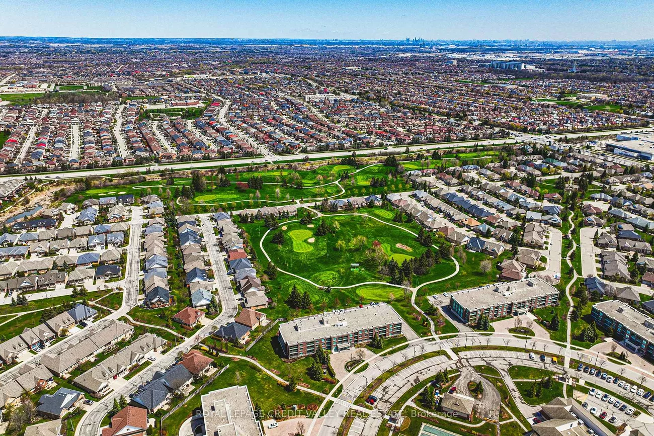 60, Via Rosedale, Sandringham-Wellington, Brampton