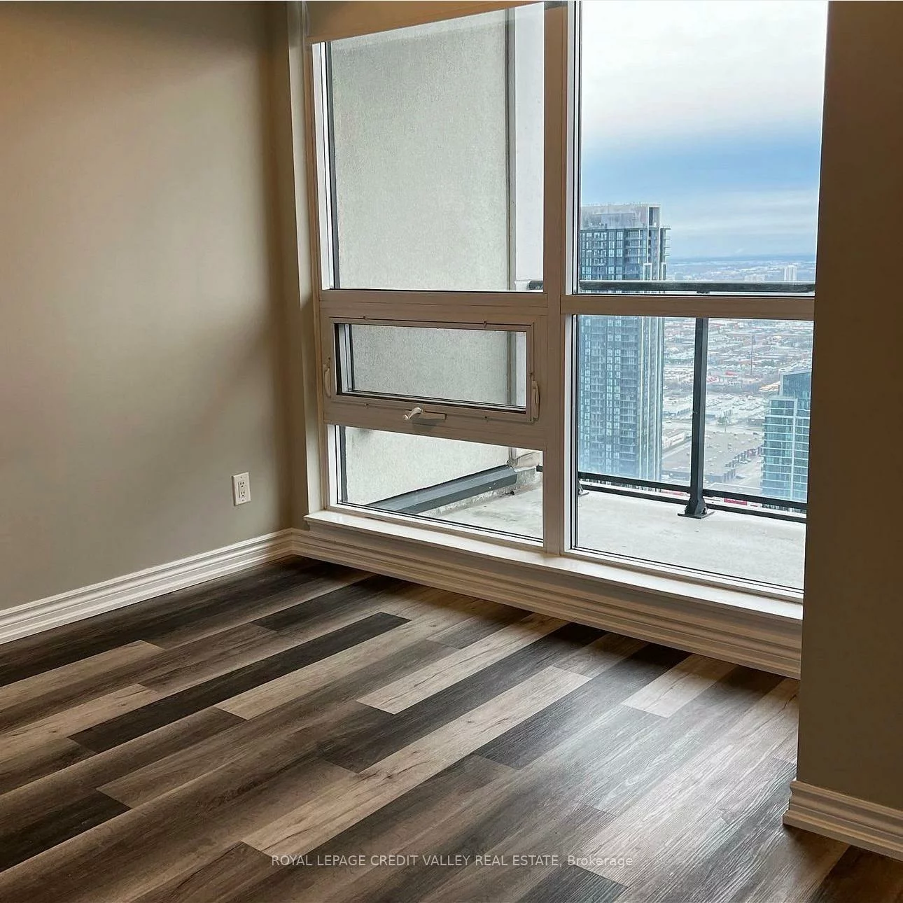 60, Via Rosedale, Sandringham-Wellington, Brampton