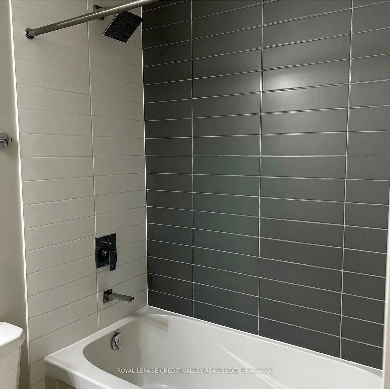 60, Via Rosedale, Sandringham-Wellington, Brampton