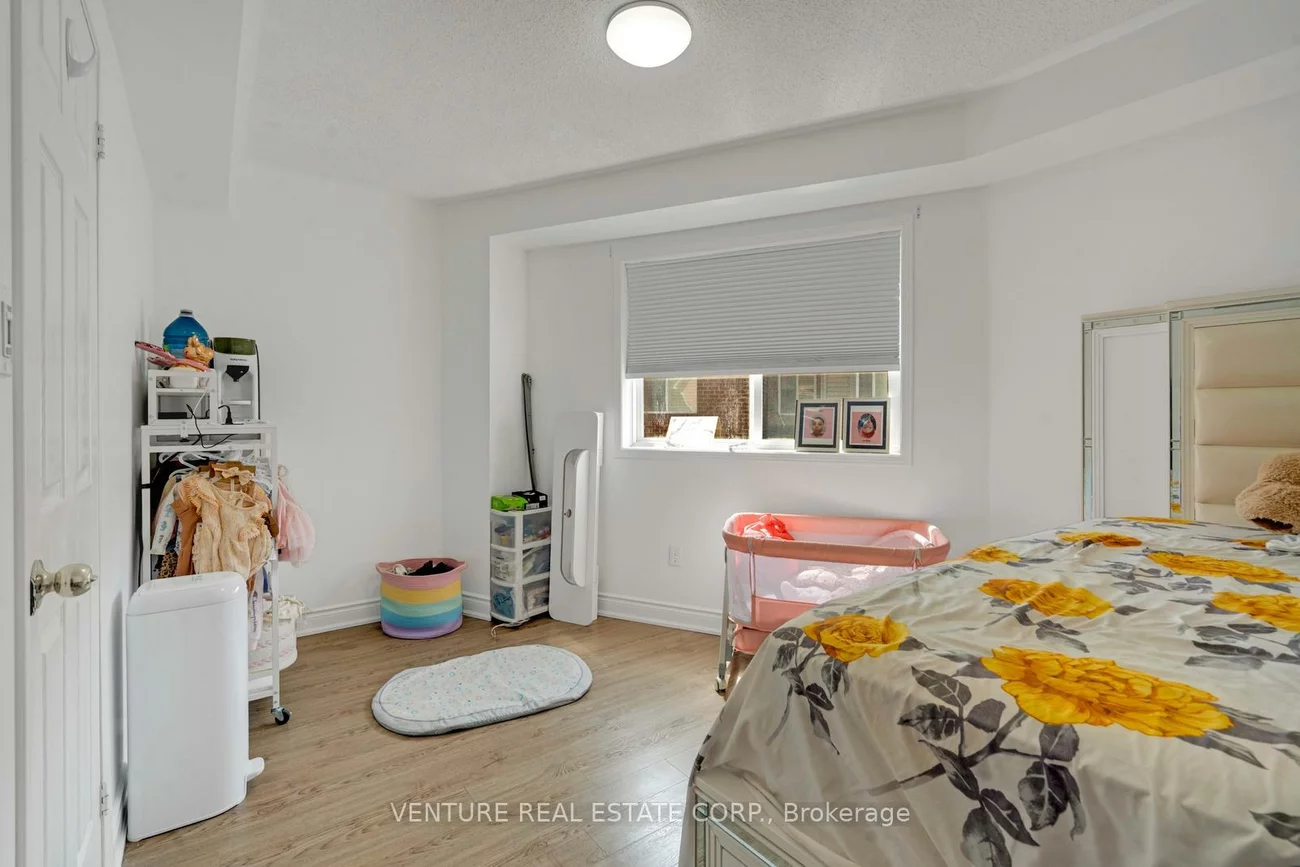 19, Spadina, Brampton West, Brampton