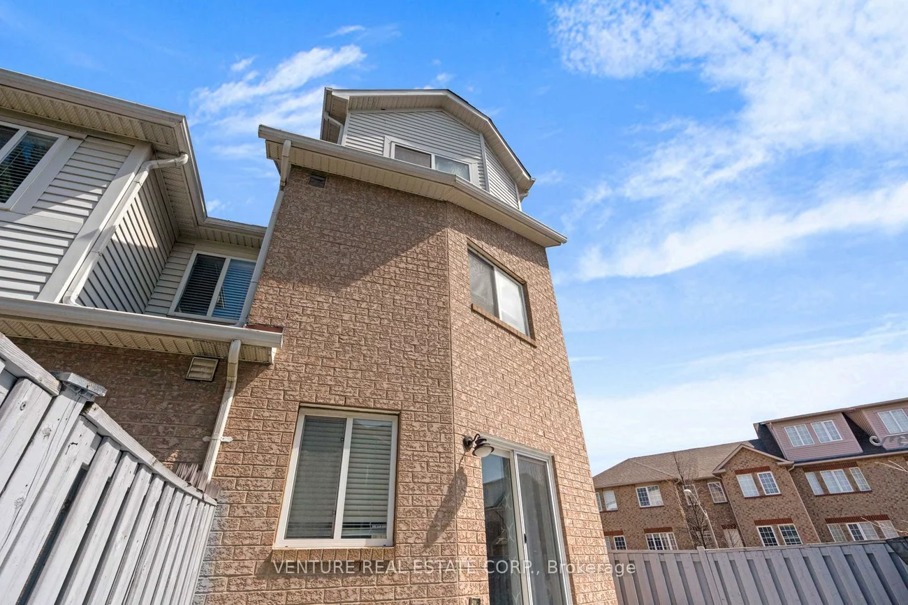 19, Spadina, Brampton West, Brampton