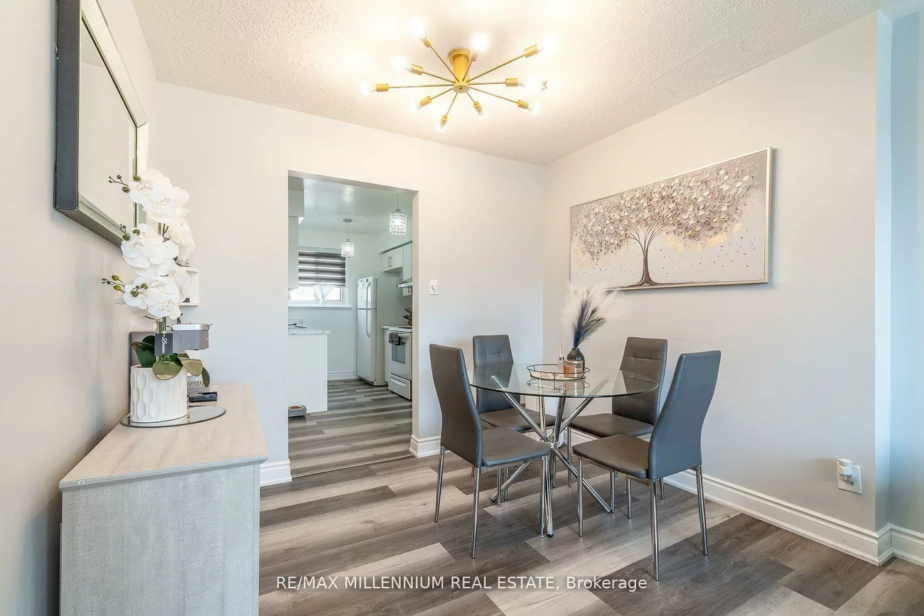 52, Village, Brampton East, Brampton