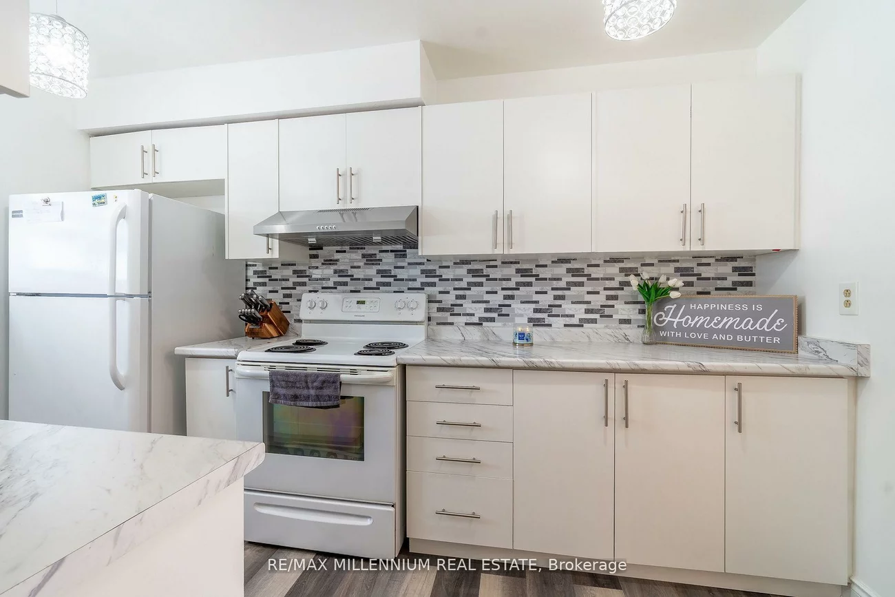 52, Village, Brampton East, Brampton