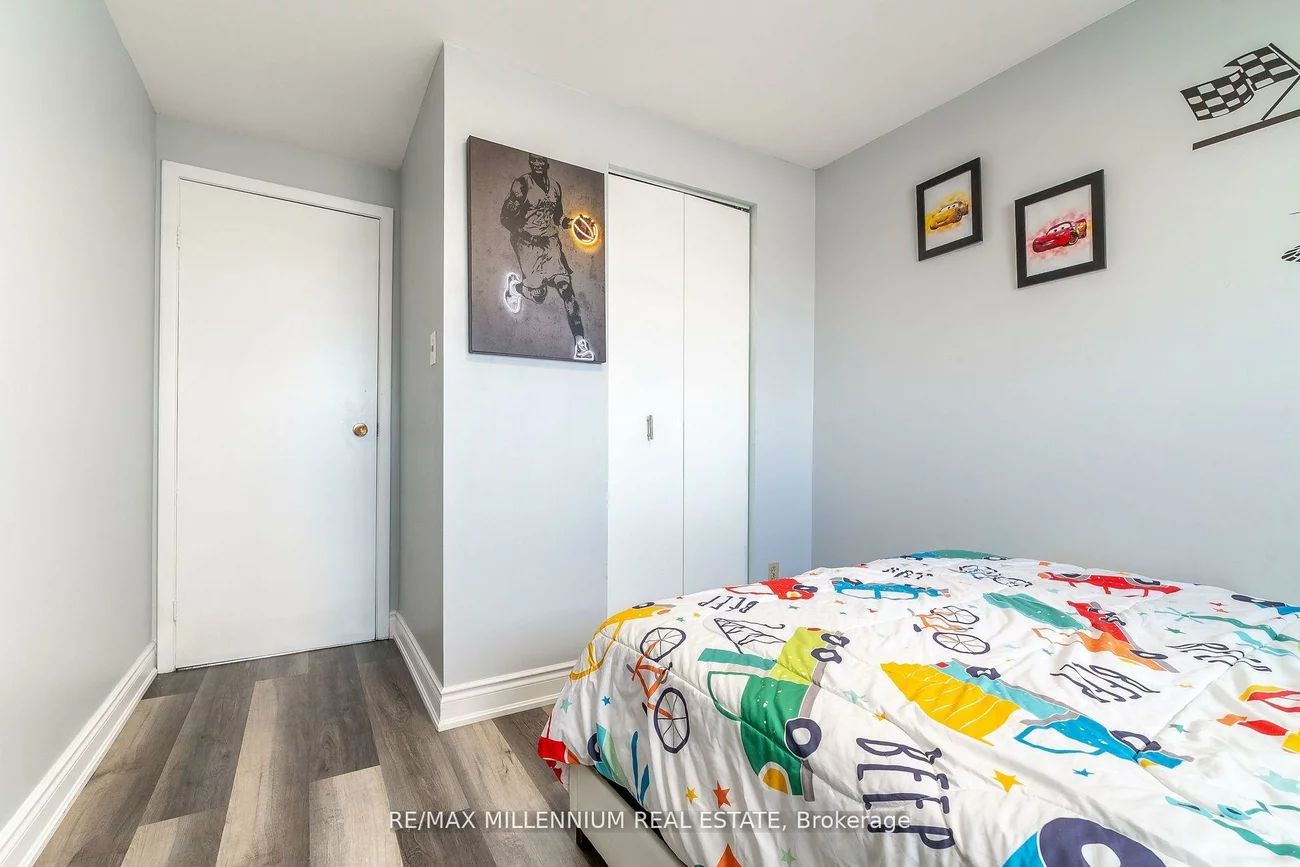52, Village, Brampton East, Brampton