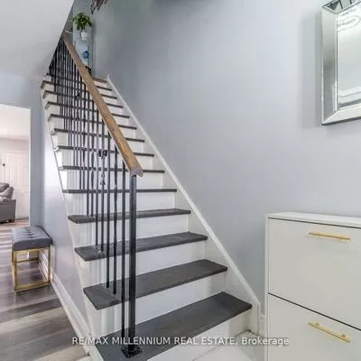 52, Village, Brampton East, Brampton