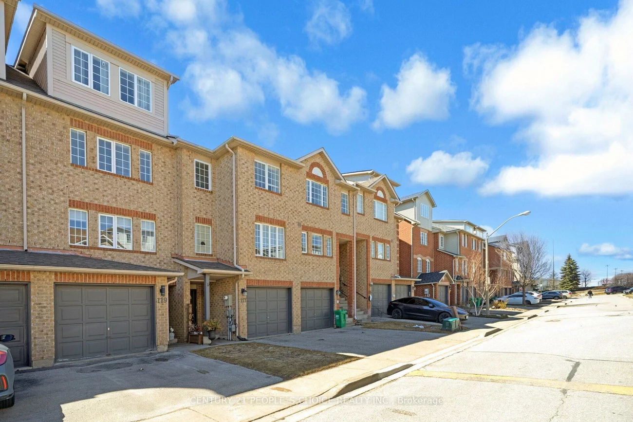 119, Spadina, Brampton West, Brampton