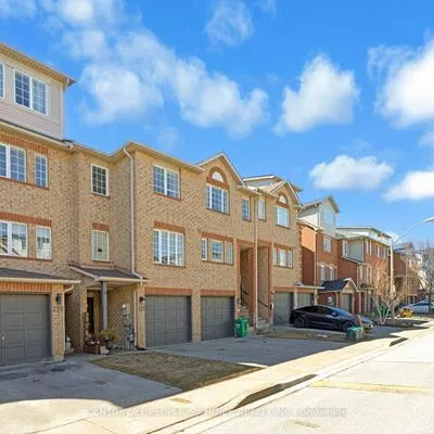 119, Spadina, Brampton West, Brampton
