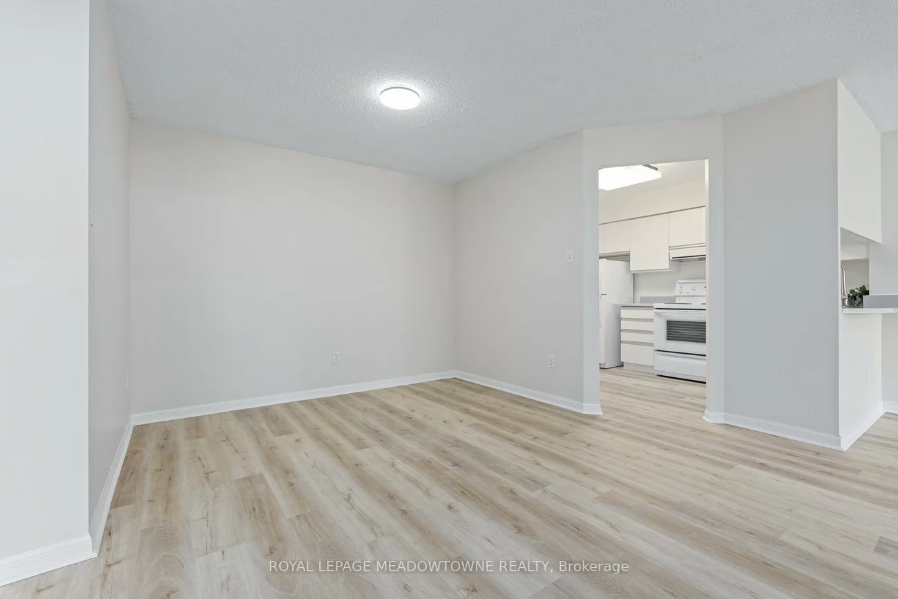 10, Laurelcrest, Queen Street Corridor, Brampton