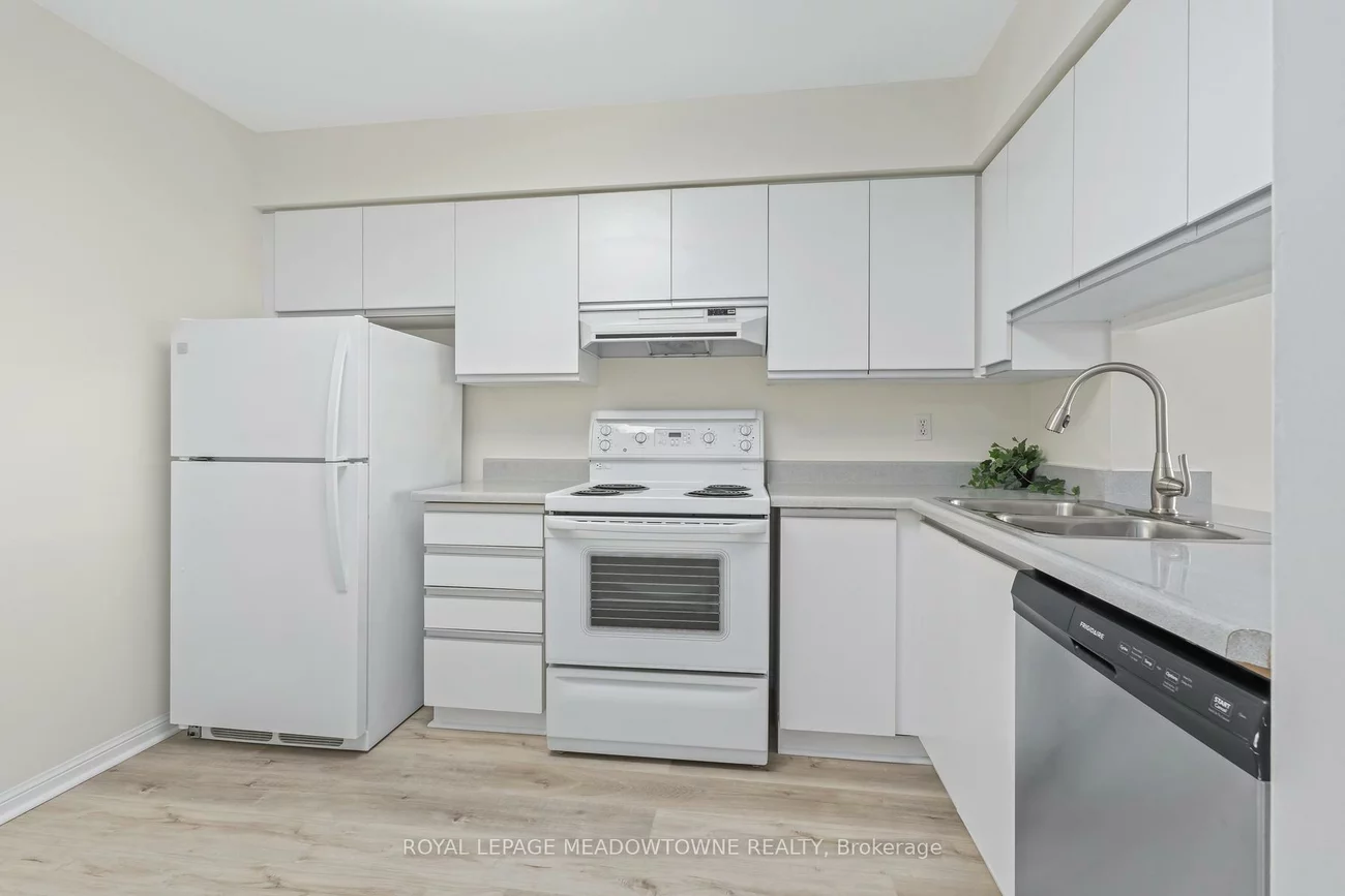 10, Laurelcrest, Queen Street Corridor, Brampton