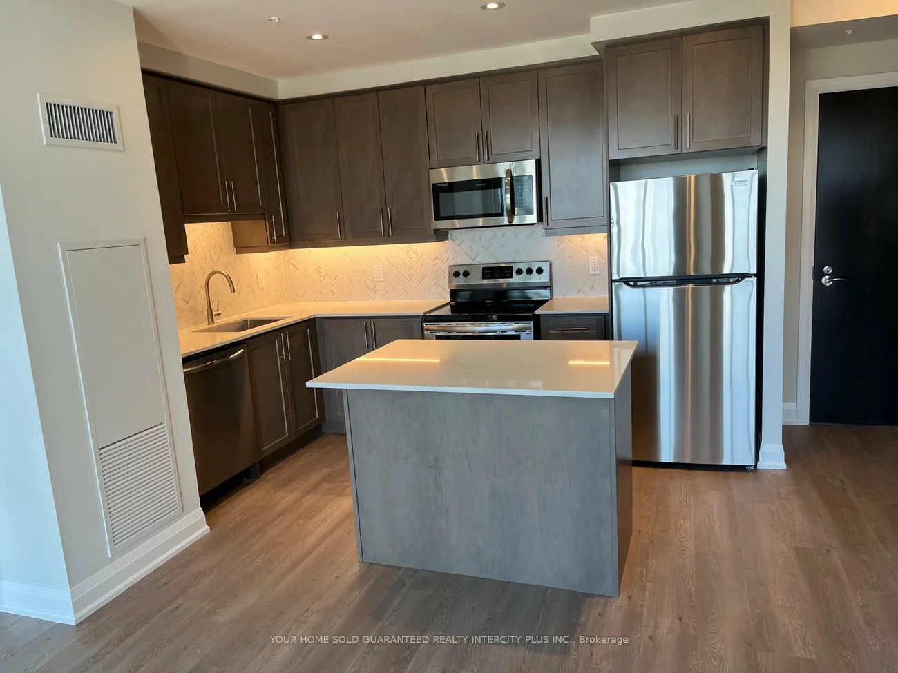 15, Lynch, Downtown Brampton, Brampton