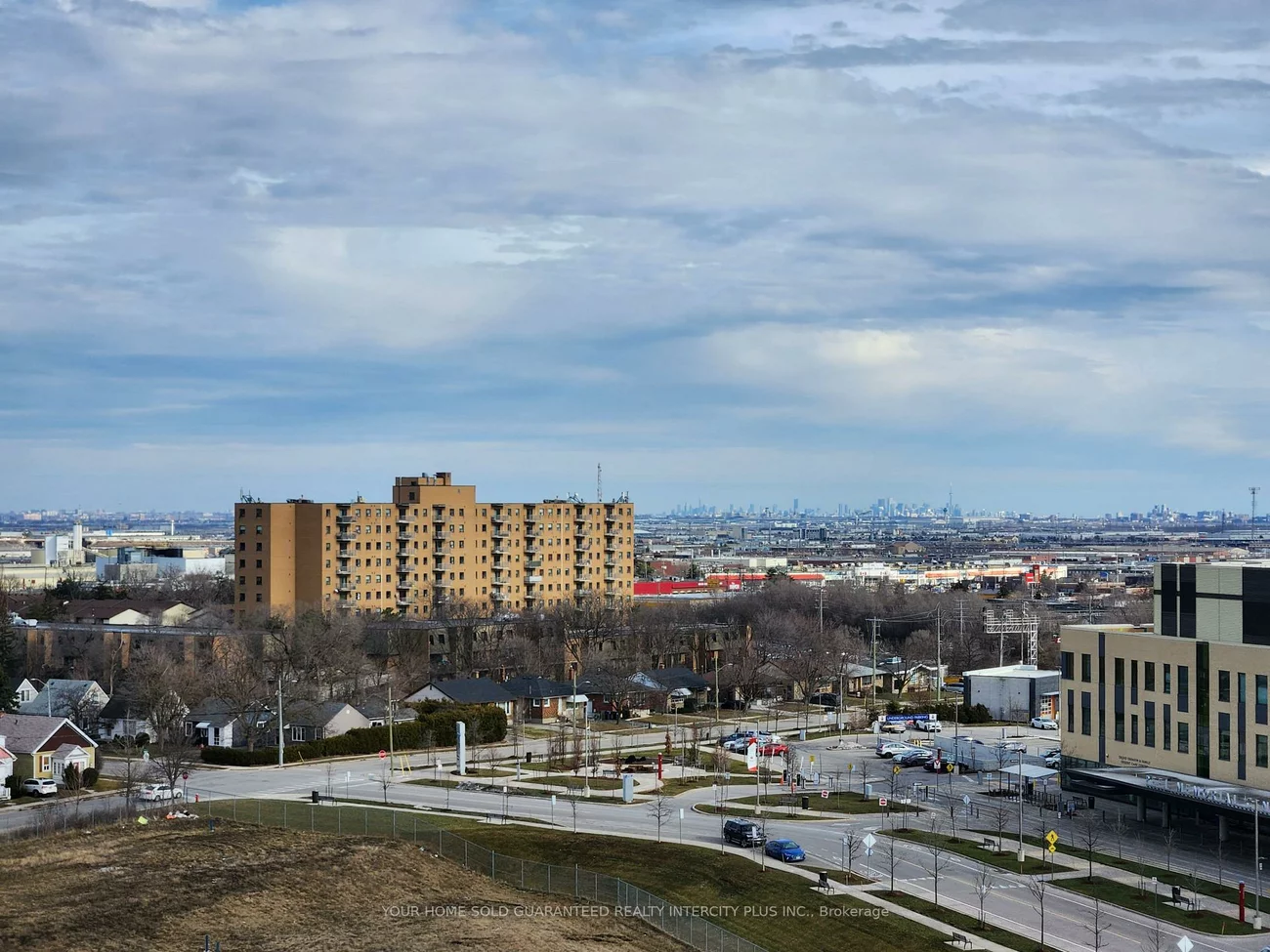 15, Lynch, Downtown Brampton, Brampton