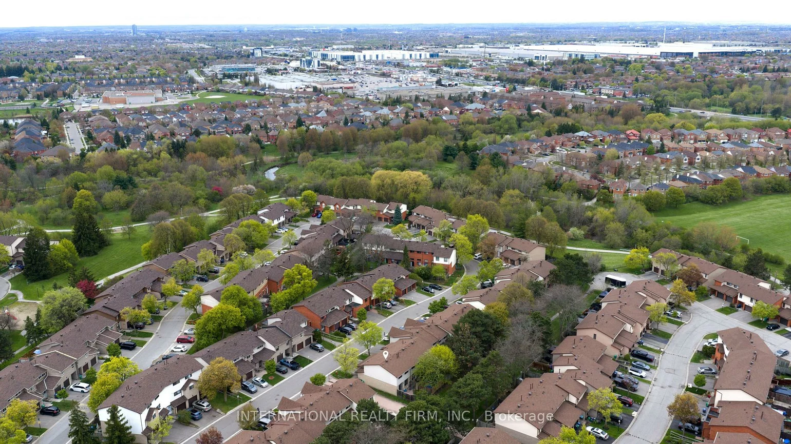 114, Foster, Brampton North, Brampton
