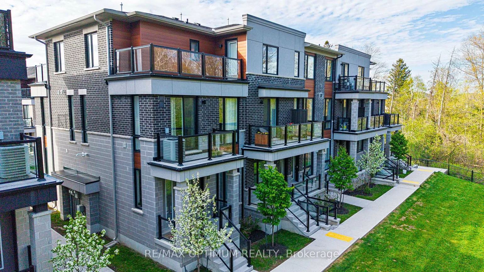 50, Knotsberry, Bram West, Brampton
