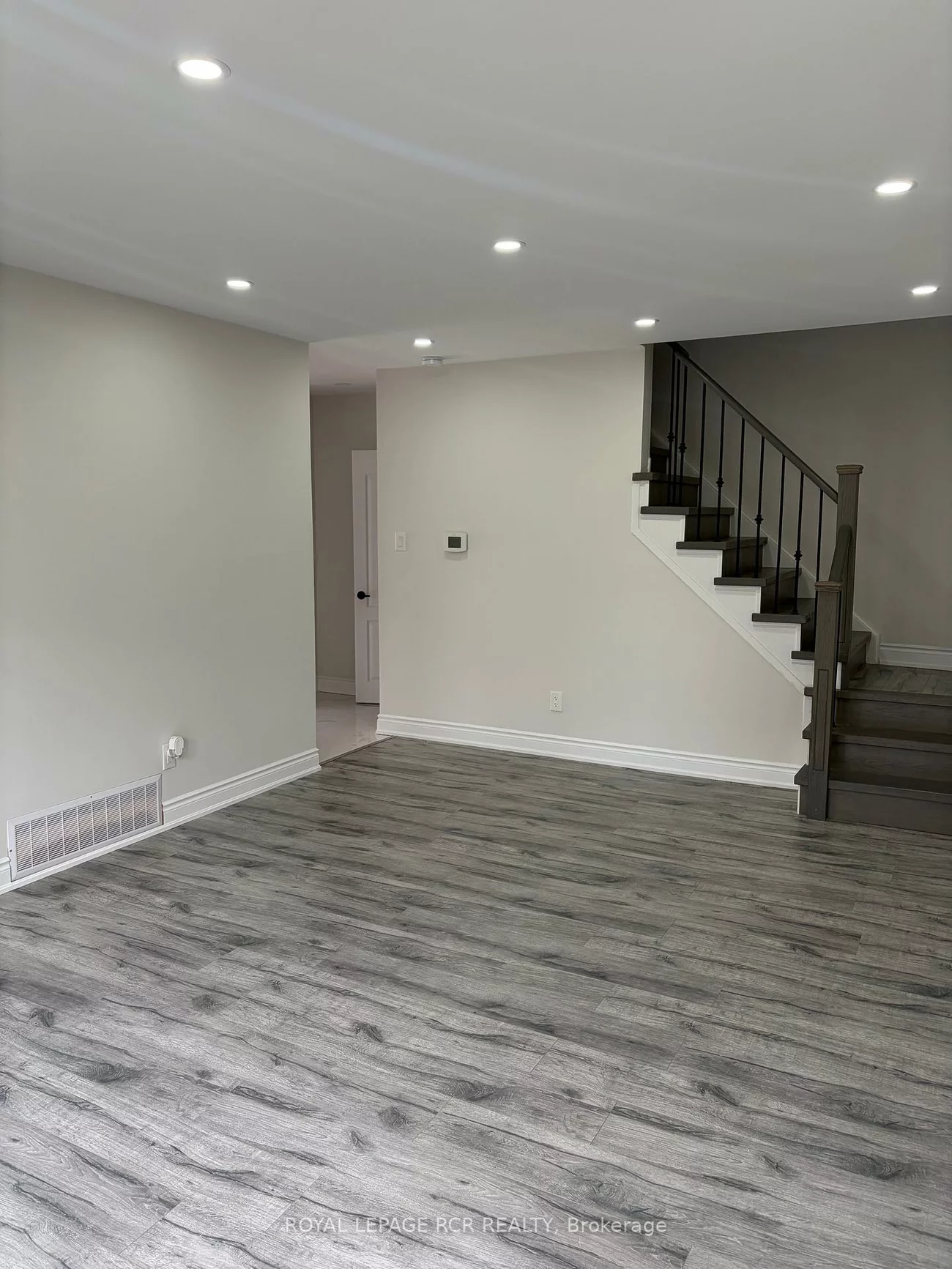 41, Town House, Brampton East, Brampton