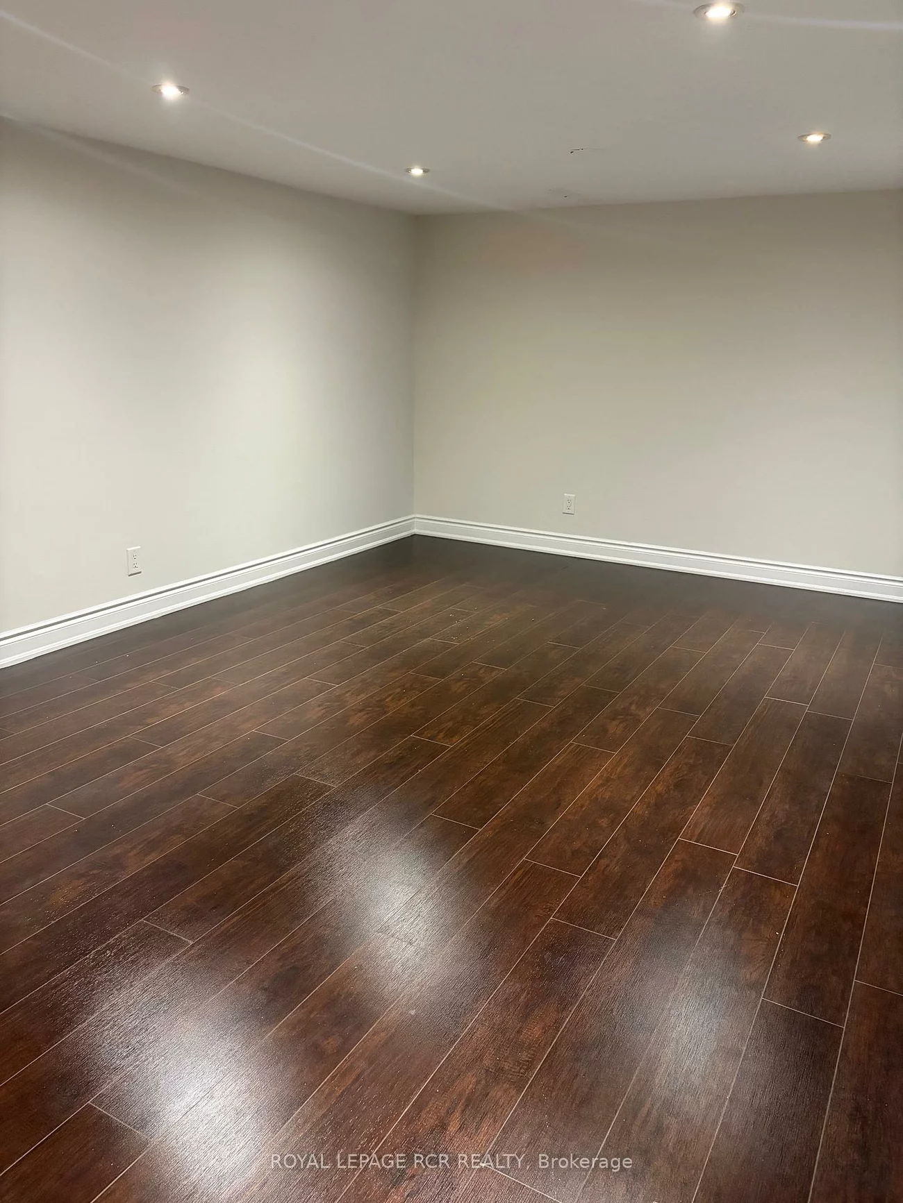 41, Town House, Brampton East, Brampton