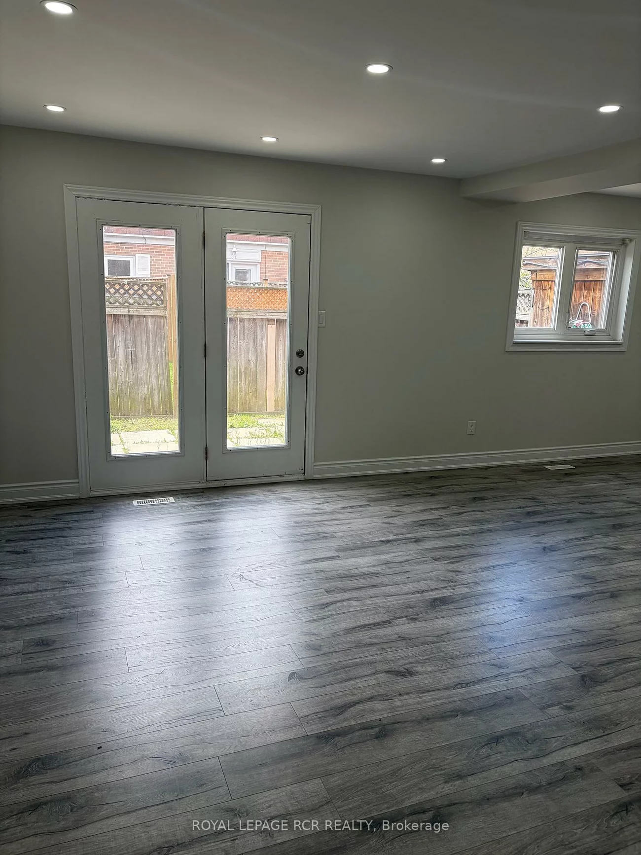 41, Town House, Brampton East, Brampton