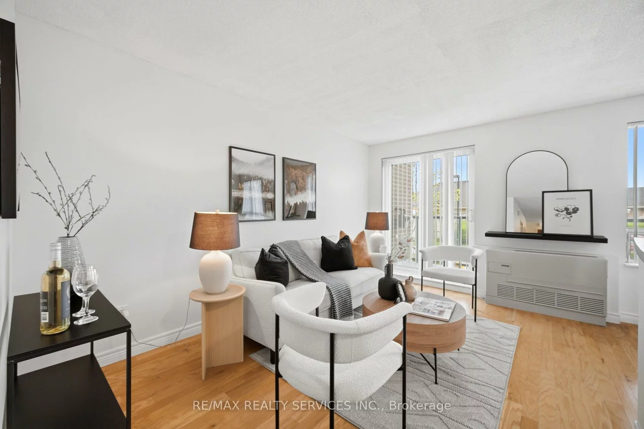 25, Via Rosedale, Sandringham-Wellington, Brampton