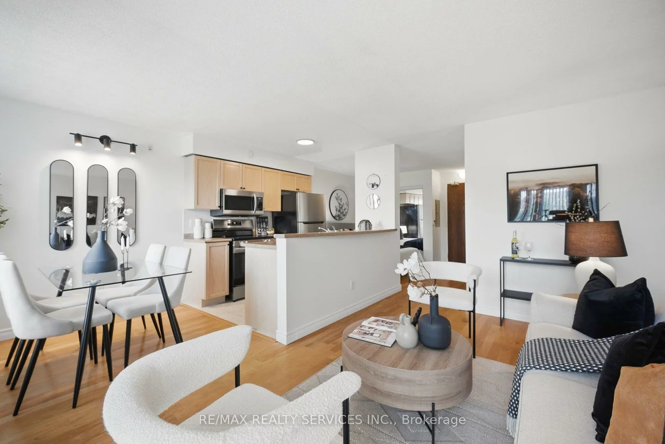 25, Via Rosedale, Sandringham-Wellington, Brampton