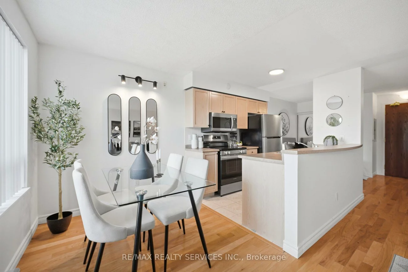 25, Via Rosedale, Sandringham-Wellington, Brampton