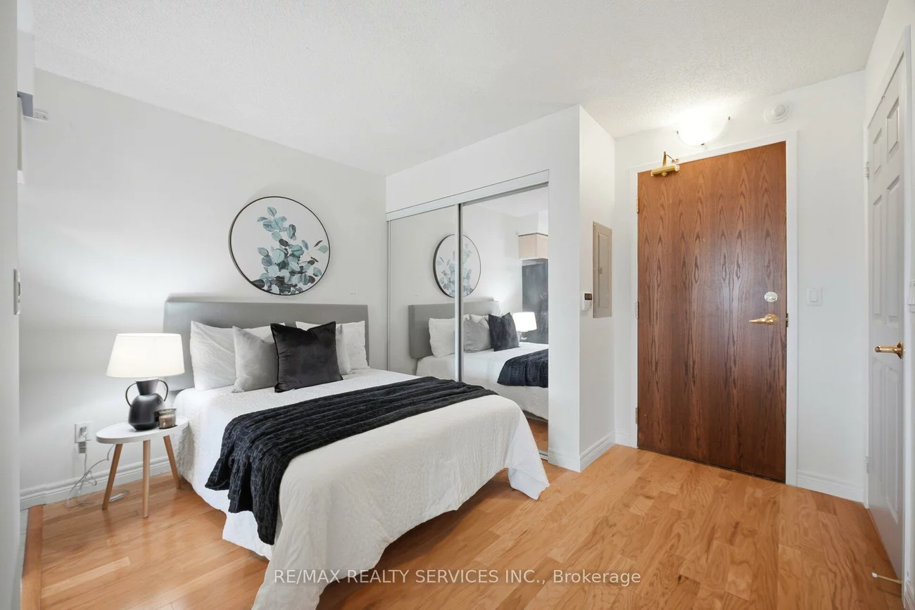 25, Via Rosedale, Sandringham-Wellington, Brampton