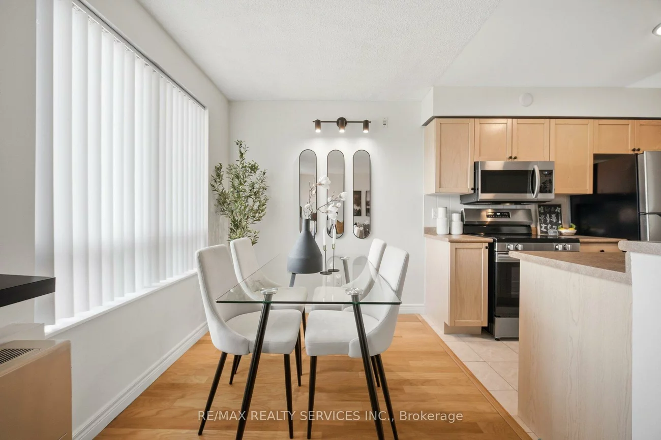25, Via Rosedale, Sandringham-Wellington, Brampton