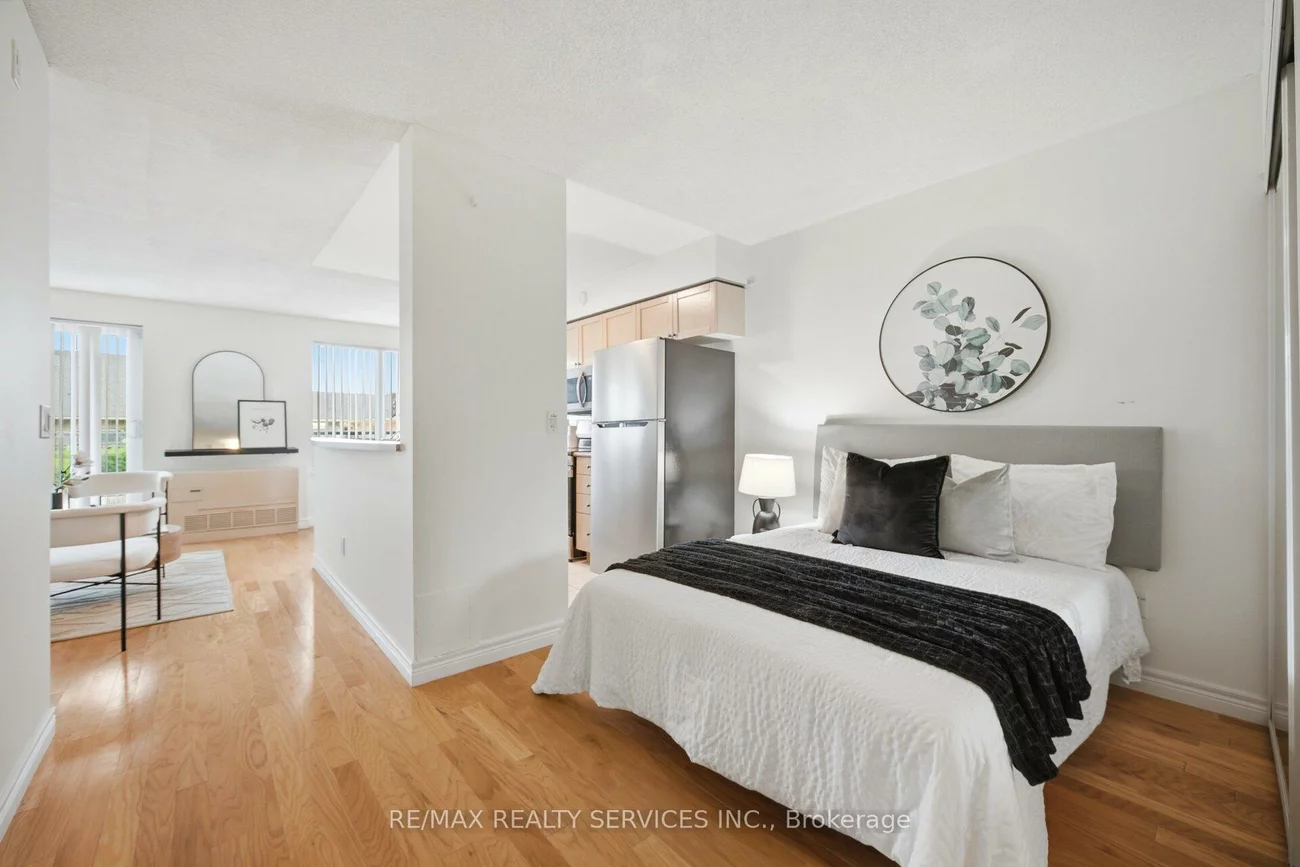25, Via Rosedale, Sandringham-Wellington, Brampton