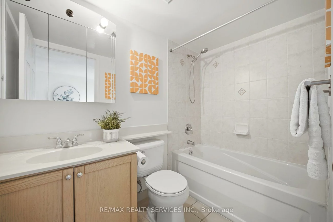 25, Via Rosedale, Sandringham-Wellington, Brampton