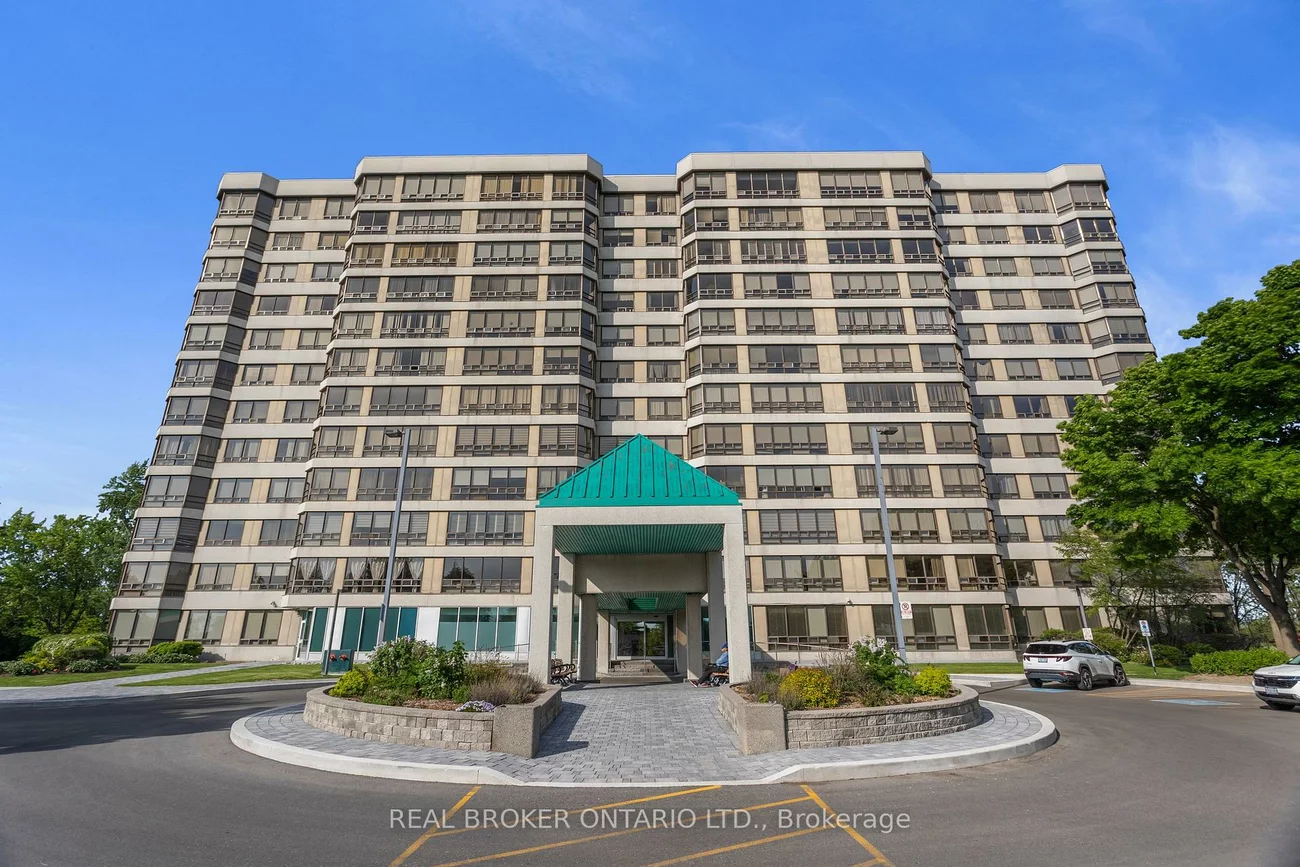 330, Mill, Brampton South, Brampton