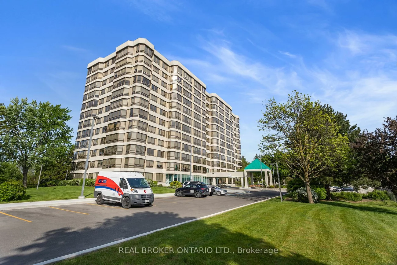 330, Mill, Brampton South, Brampton