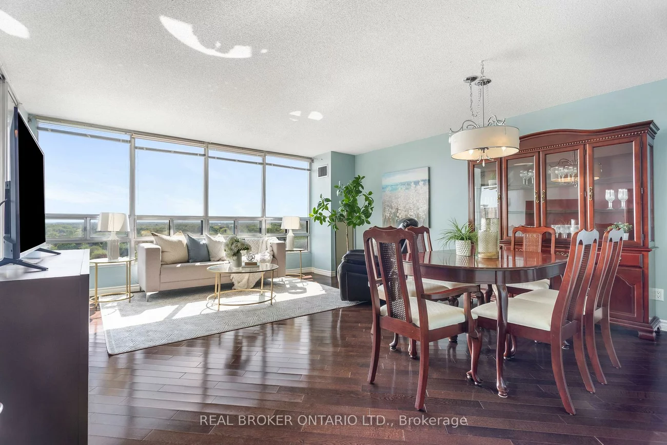 330, Mill, Brampton South, Brampton