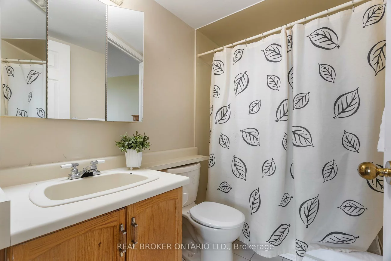 330, Mill, Brampton South, Brampton