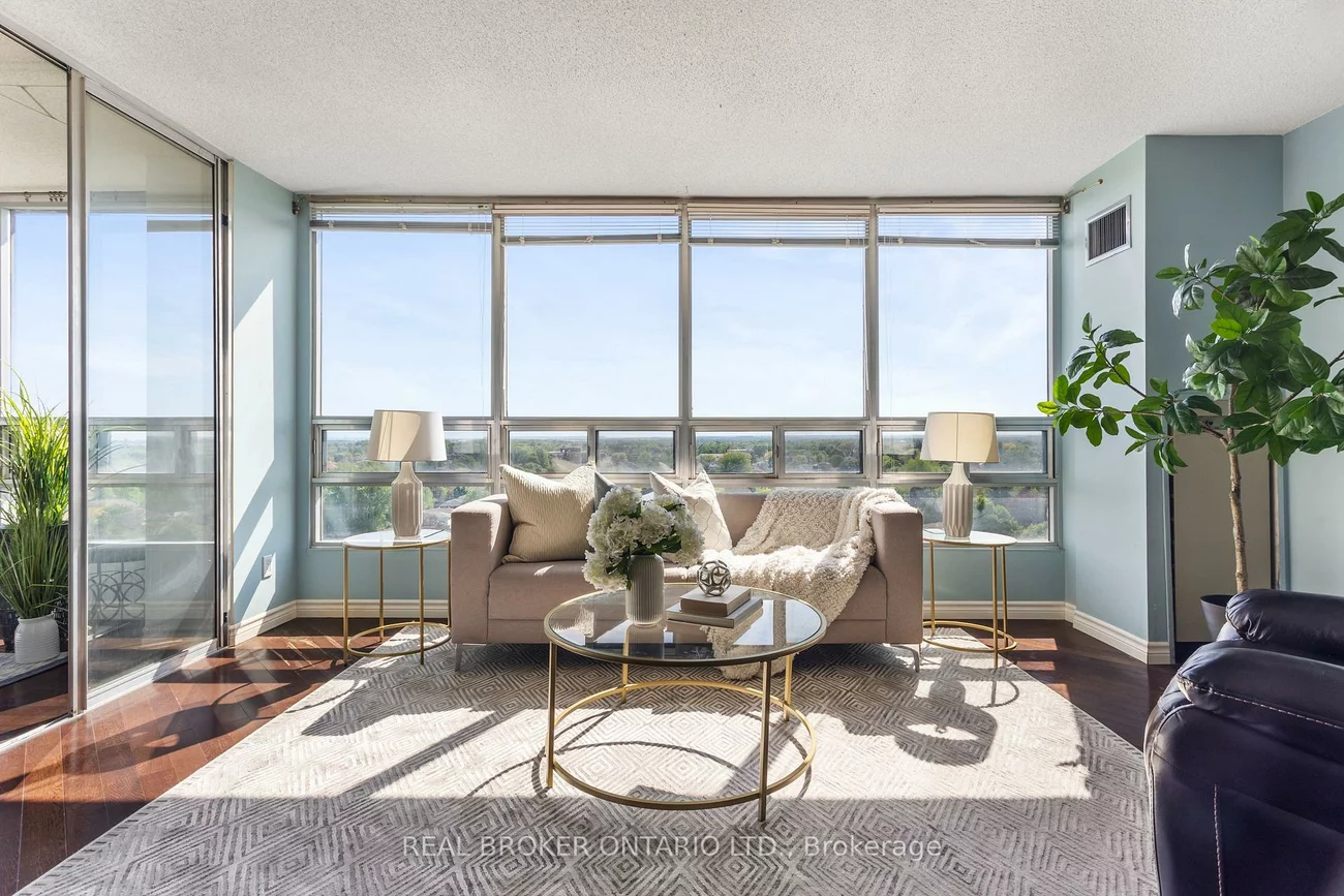 330, Mill, Brampton South, Brampton