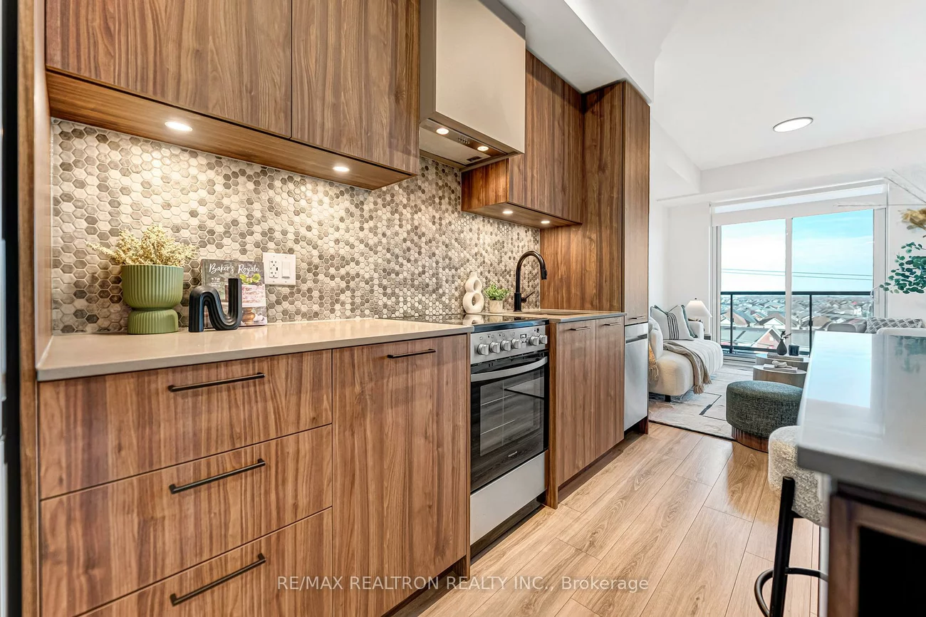 10, Lagerfeld, Northwest Brampton, Brampton