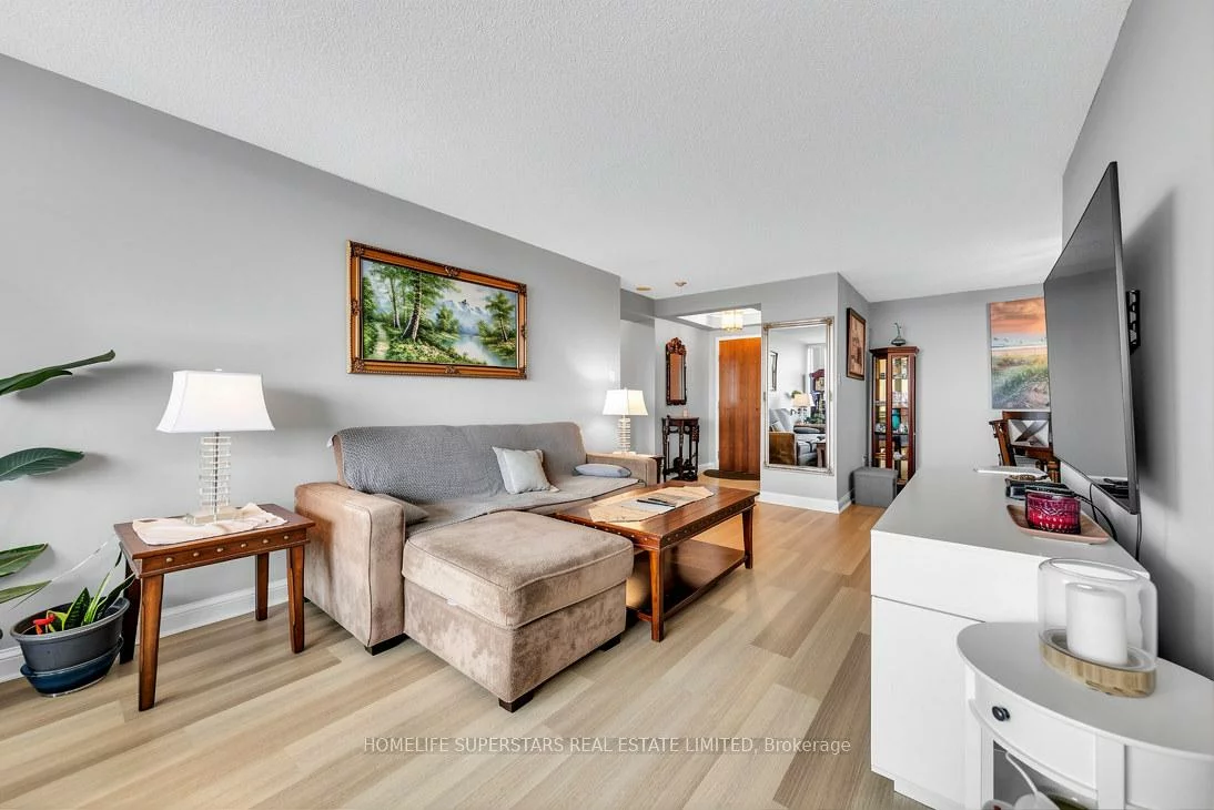 24, Hanover, Queen Street Corridor, Brampton
