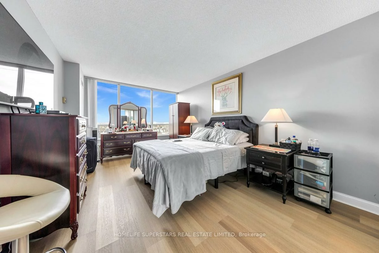 24, Hanover, Queen Street Corridor, Brampton