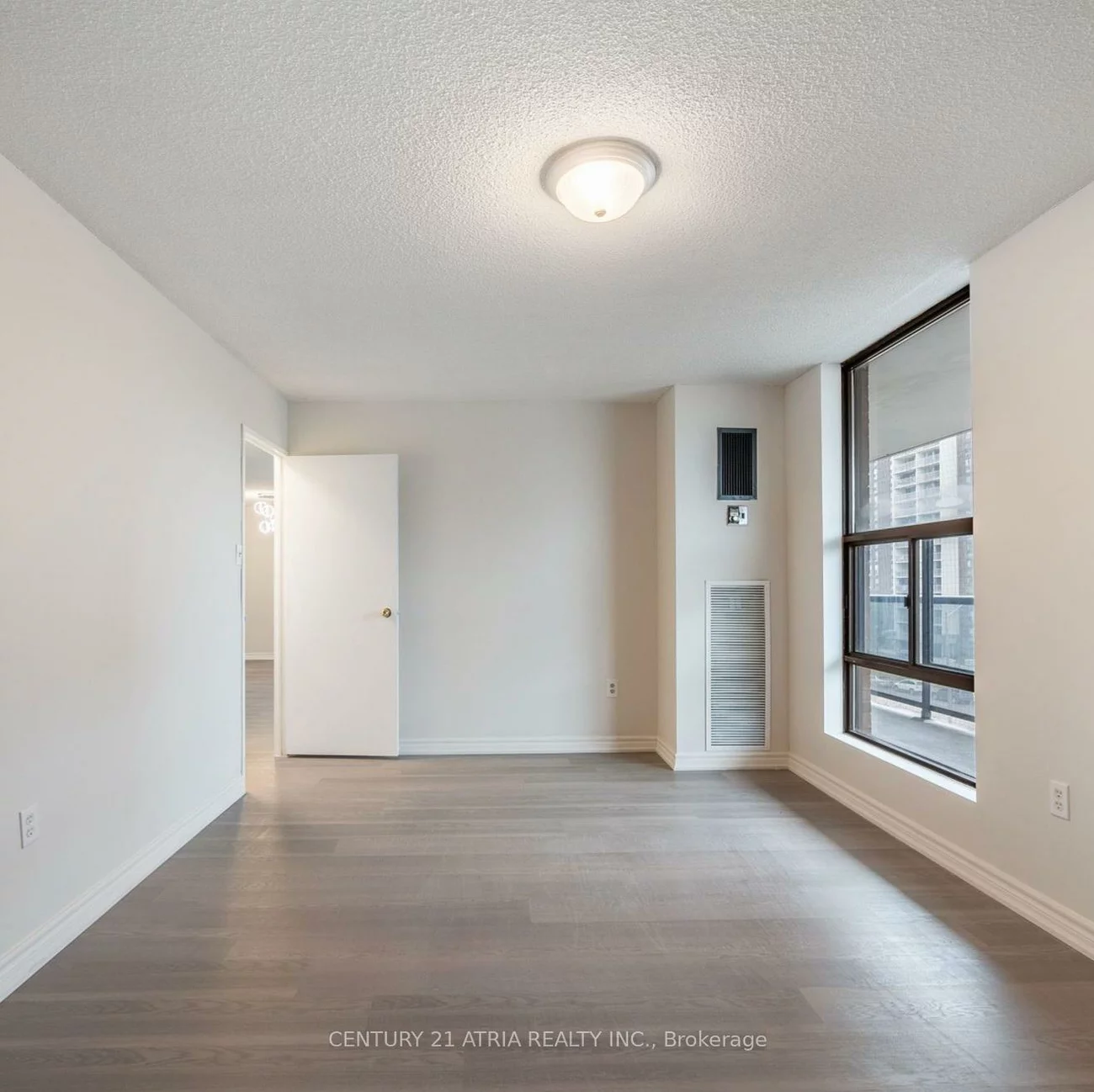 17, Knightsbridge, Queen Street Corridor, Brampton