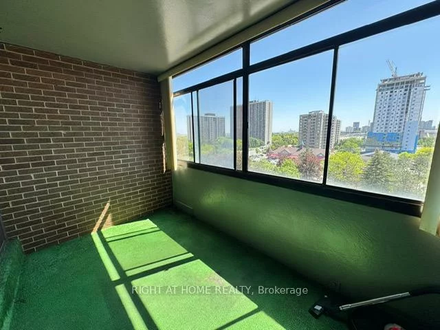 18, Knightsbridge, Queen Street Corridor, Brampton