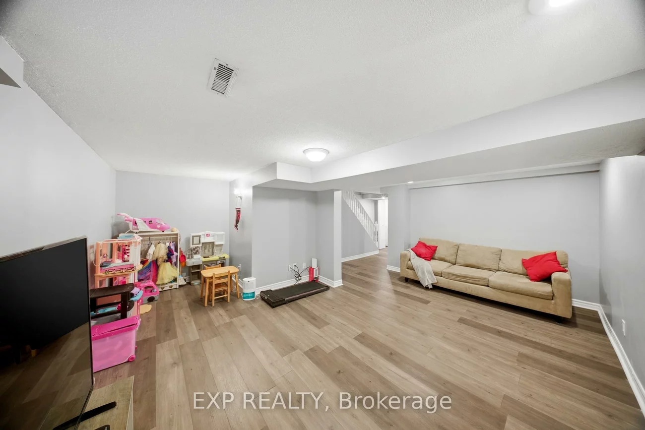 33, Tara Park, Brampton North, Brampton
