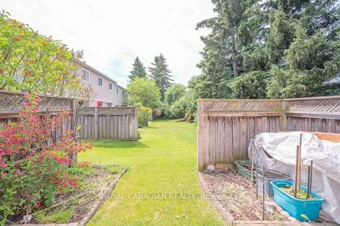 63, Heathcliffe, Central Park, Brampton
