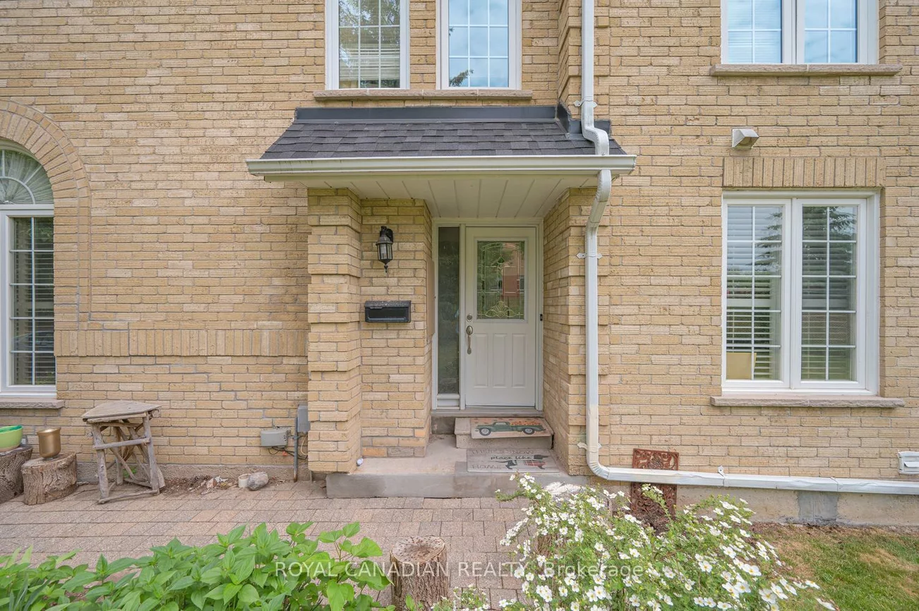 63, Heathcliffe, Central Park, Brampton