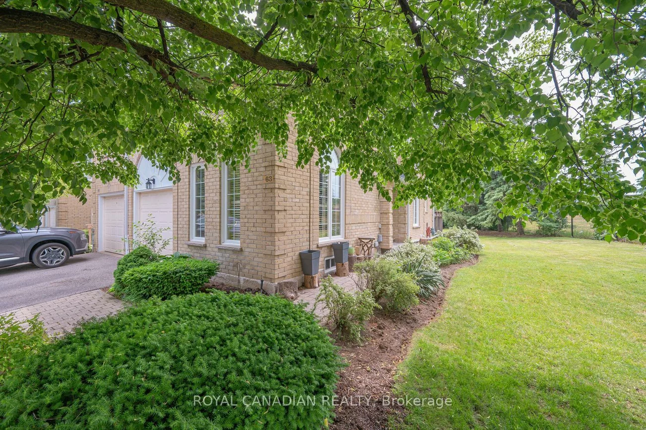 63, Heathcliffe, Central Park, Brampton