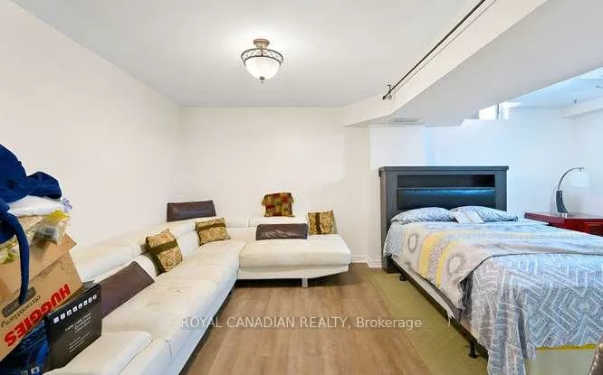 63, Heathcliffe, Central Park, Brampton