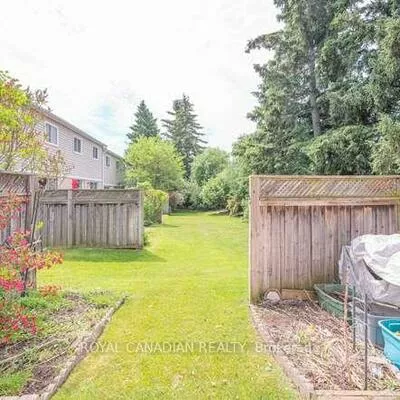 63, Heathcliffe, Central Park, Brampton