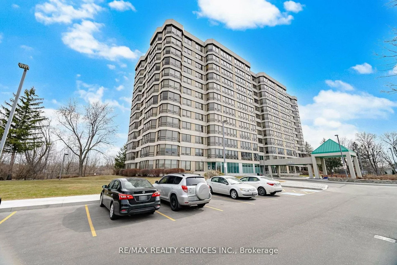 330, Mill, Brampton South, Brampton