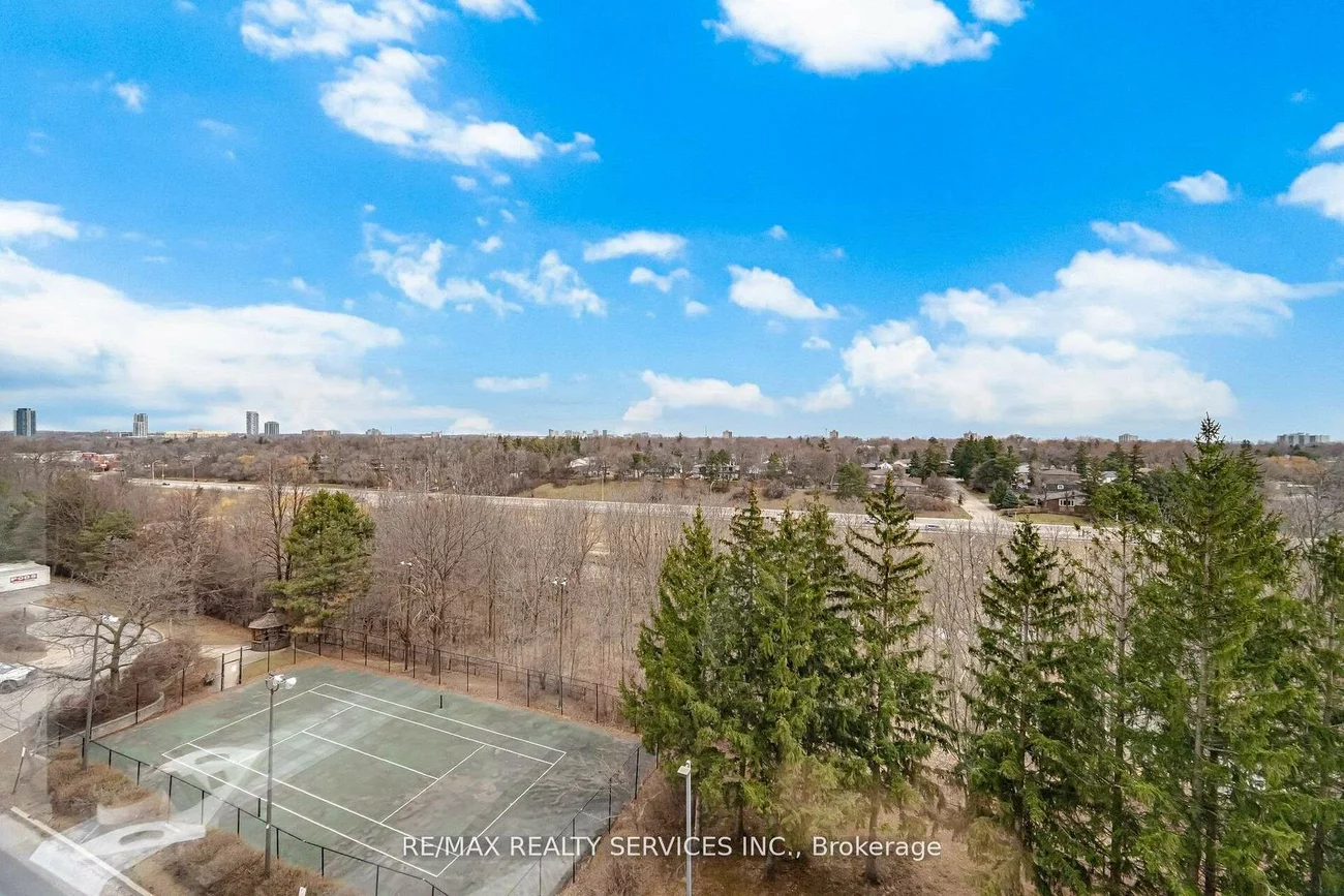 330, Mill, Brampton South, Brampton