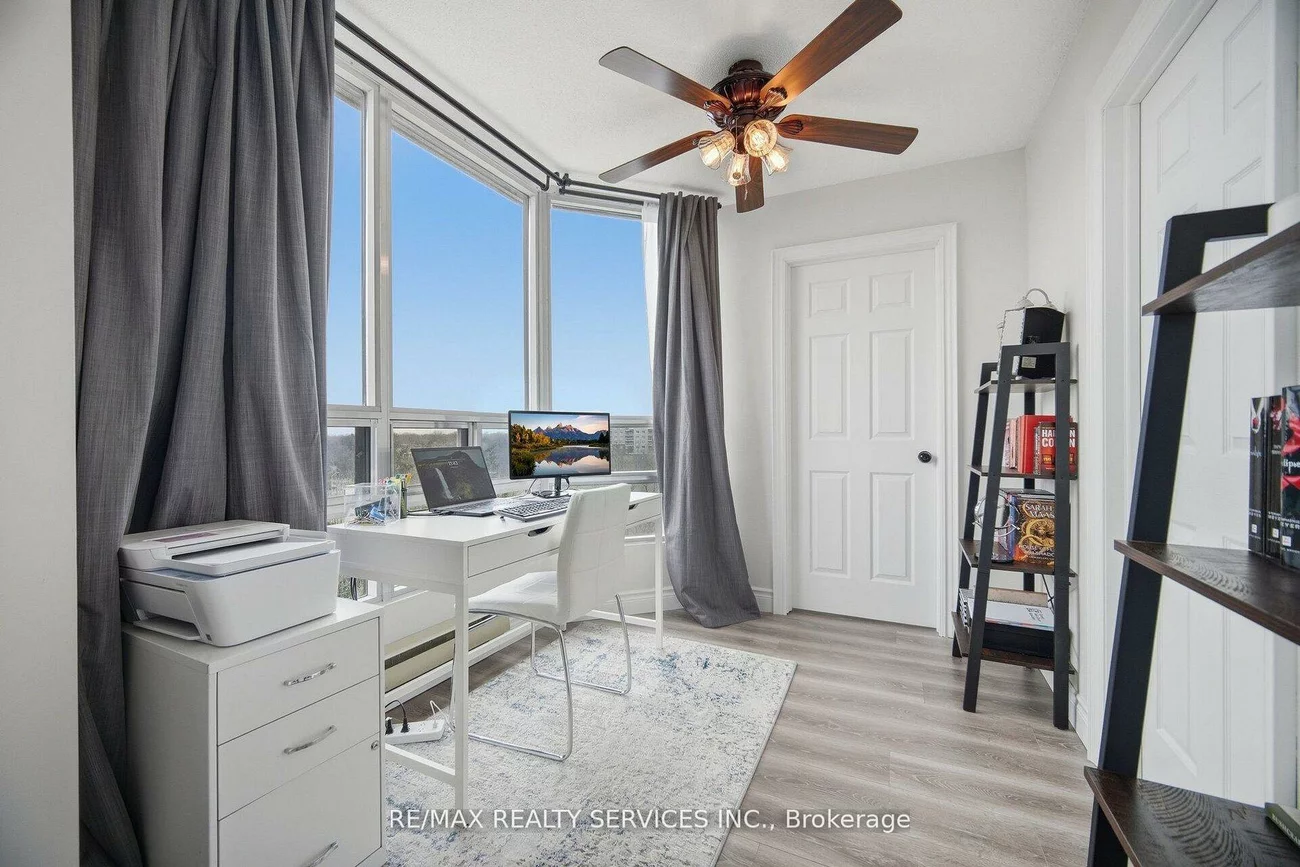 330, Mill, Brampton South, Brampton