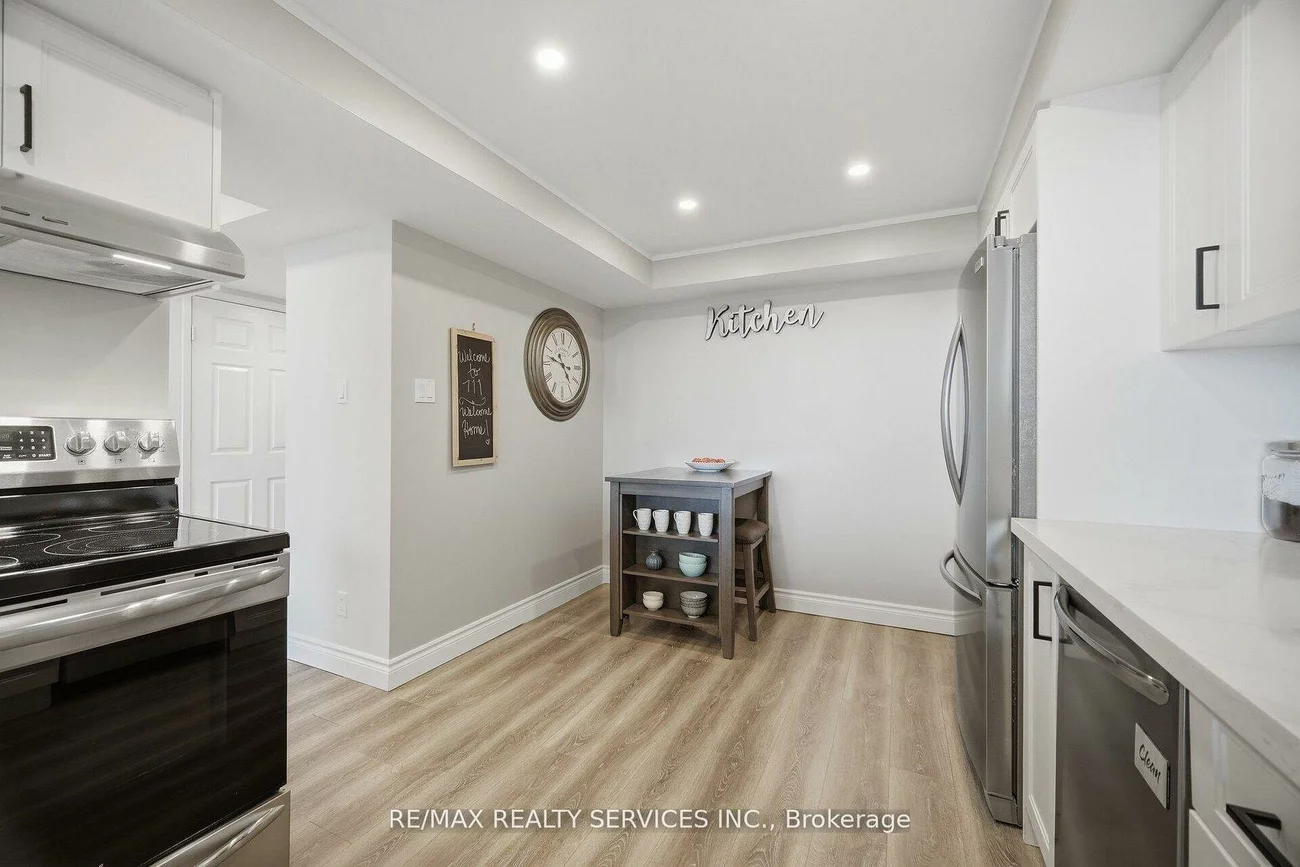 330, Mill, Brampton South, Brampton